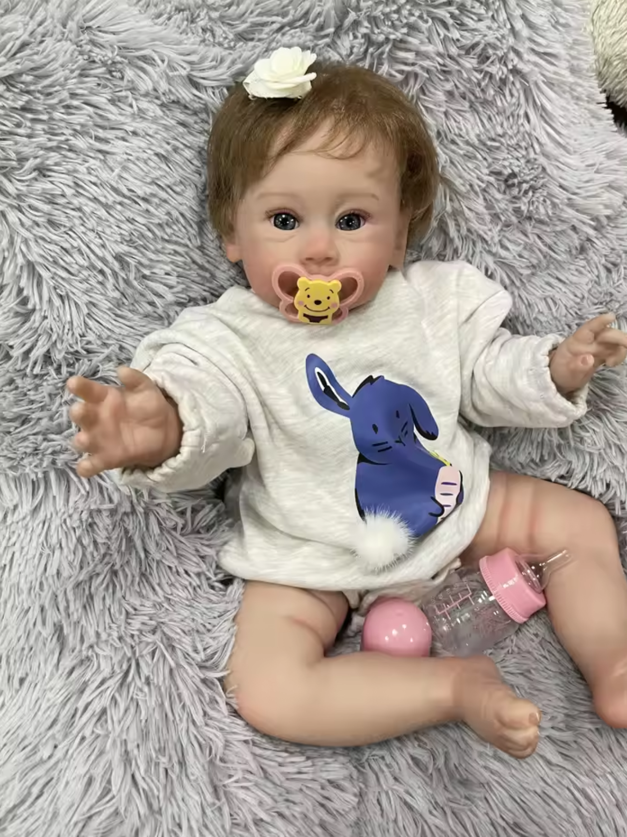 Lilly – 60 cm / 24-Inch Realistic Reborn Baby Girl Doll with Blue Eyes and Hand-Implanted Hair