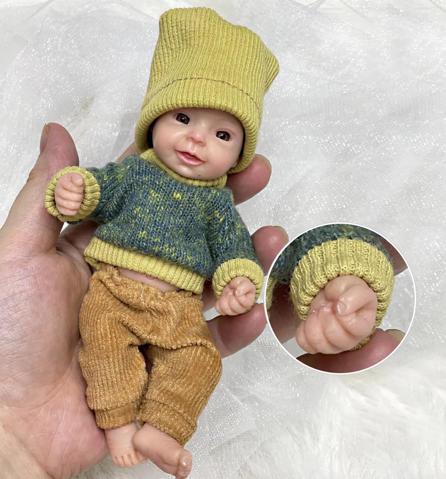 Mini Palm-Sized Newborn Baby Doll - Adorable 6-Inch Silicone Treasure